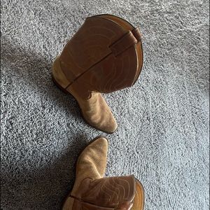 Justin Cowboy boots.